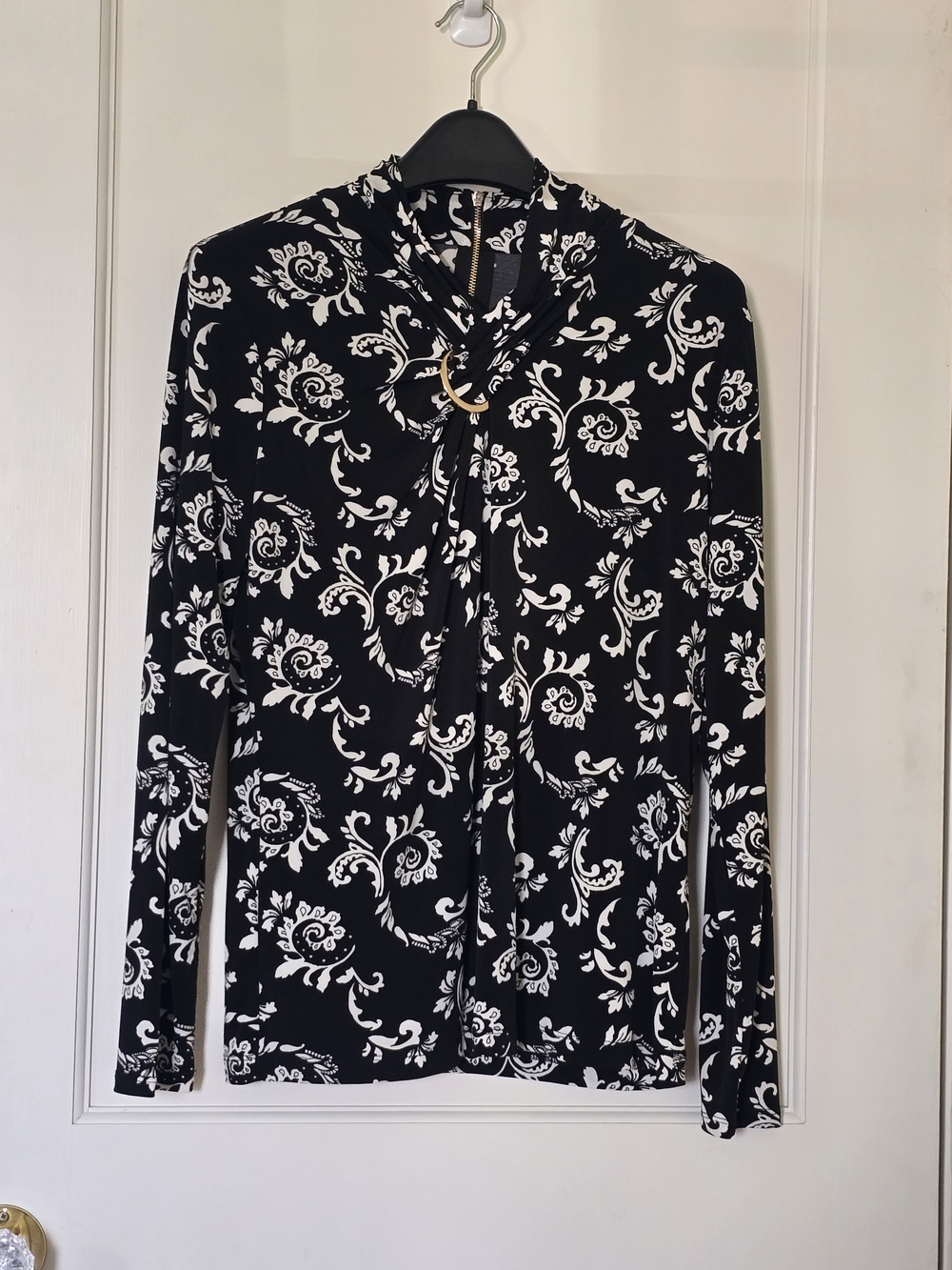 Liz Claiborne Black and White Floral Tie-Neck Long Sleeve Top MED